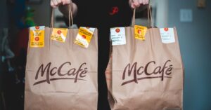 Pesan Brand pada Paper Bag agar Komunikasi Tidak Terasa Berlebihan